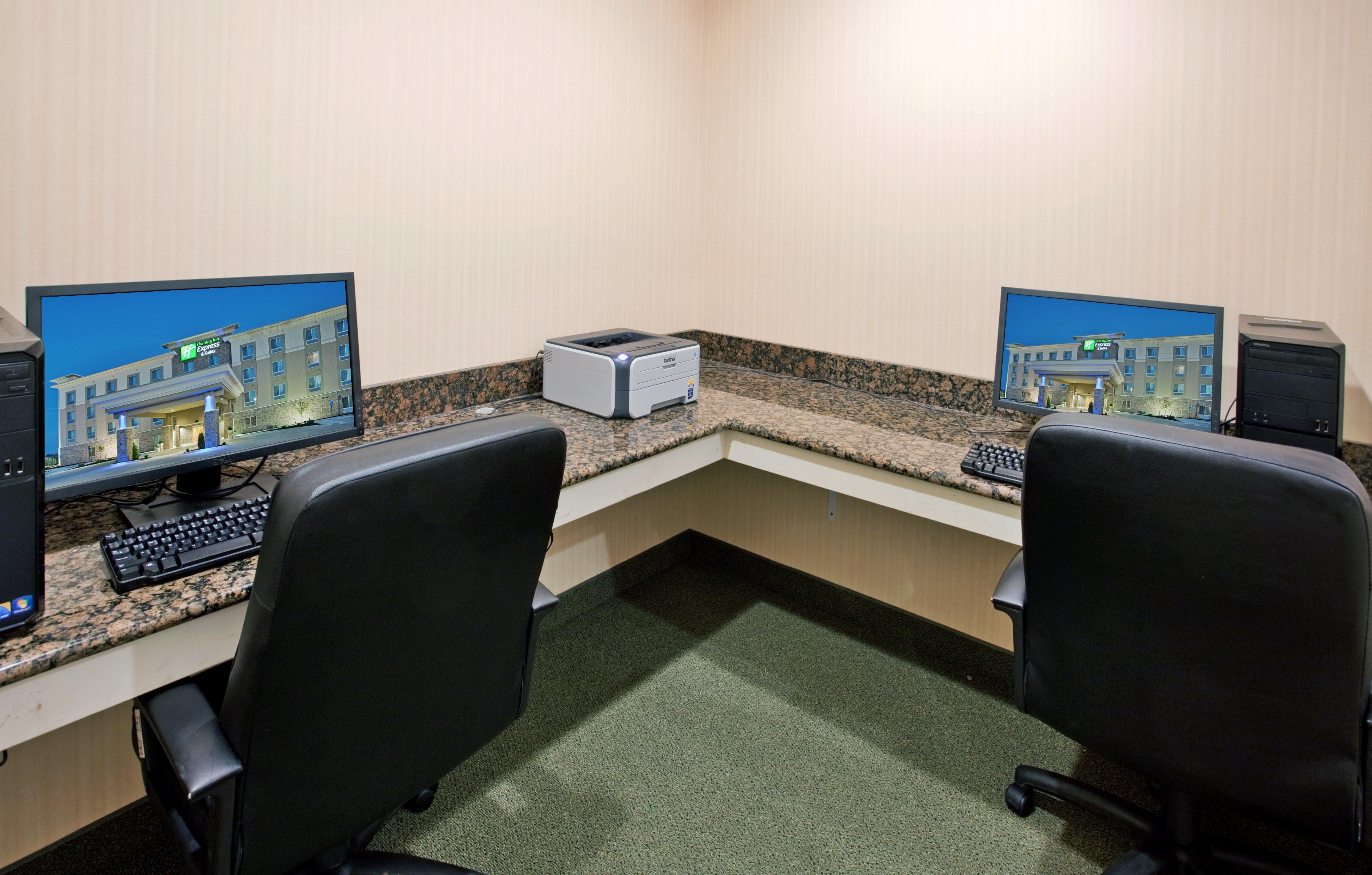 Holiday Inn Express & Suites North Topeka Facilități foto